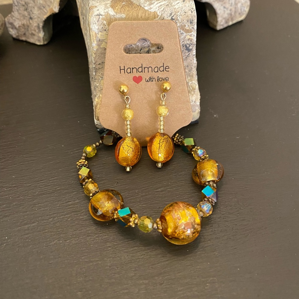 Vintage, glass bead, stretch bracelet and matching earrings